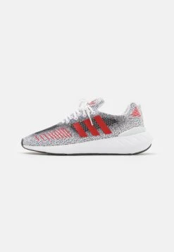 Adidas Sportswear Swift Run 22 Unisex - Trainers - Footwear White/Better Scarlet/Core Black