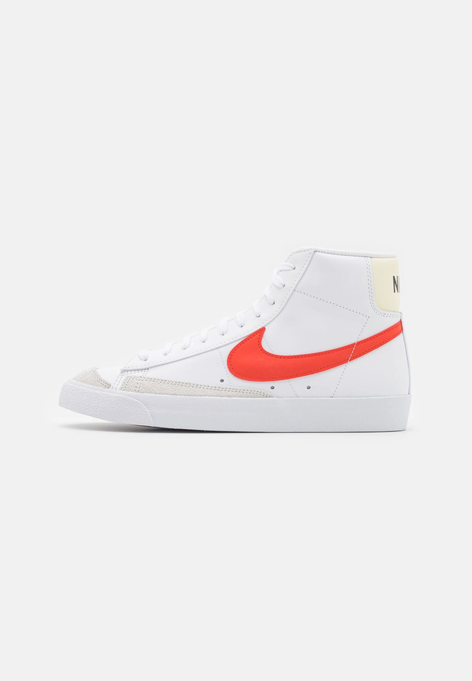 Nike Sportswear Blazer Mid '77 Vntg - High-Top Trainers - White/Picante Red/Coconut Milk/Black 1 Nike Sportswear Blazer Mid '77 Vntg - High-Top Trainers - White/Picante Red/Coconut Milk/Black