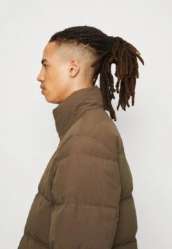 ARKET Down Jacket - Green/Brown 9 ARKET Down Jacket - Green/Brown -Modern Classic Shoes Store 0a492172591e4f168155d6d02419aded