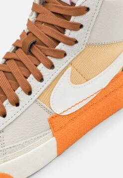 Nike Sportswear Blazer Mid 77 Pro Club - High-Top Trainers - Light Bone/Sail/Sesame/Pecan/Sail/Hot Curry -Modern Classic Shoes Store 0c1aea61093a4f8da4e7340f9c41148f