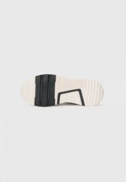 Versace Jeans Couture DYNAMIC - Trainers - White/black -Modern Classic Shoes Store 0deafb46480443388d319aea4391f20c