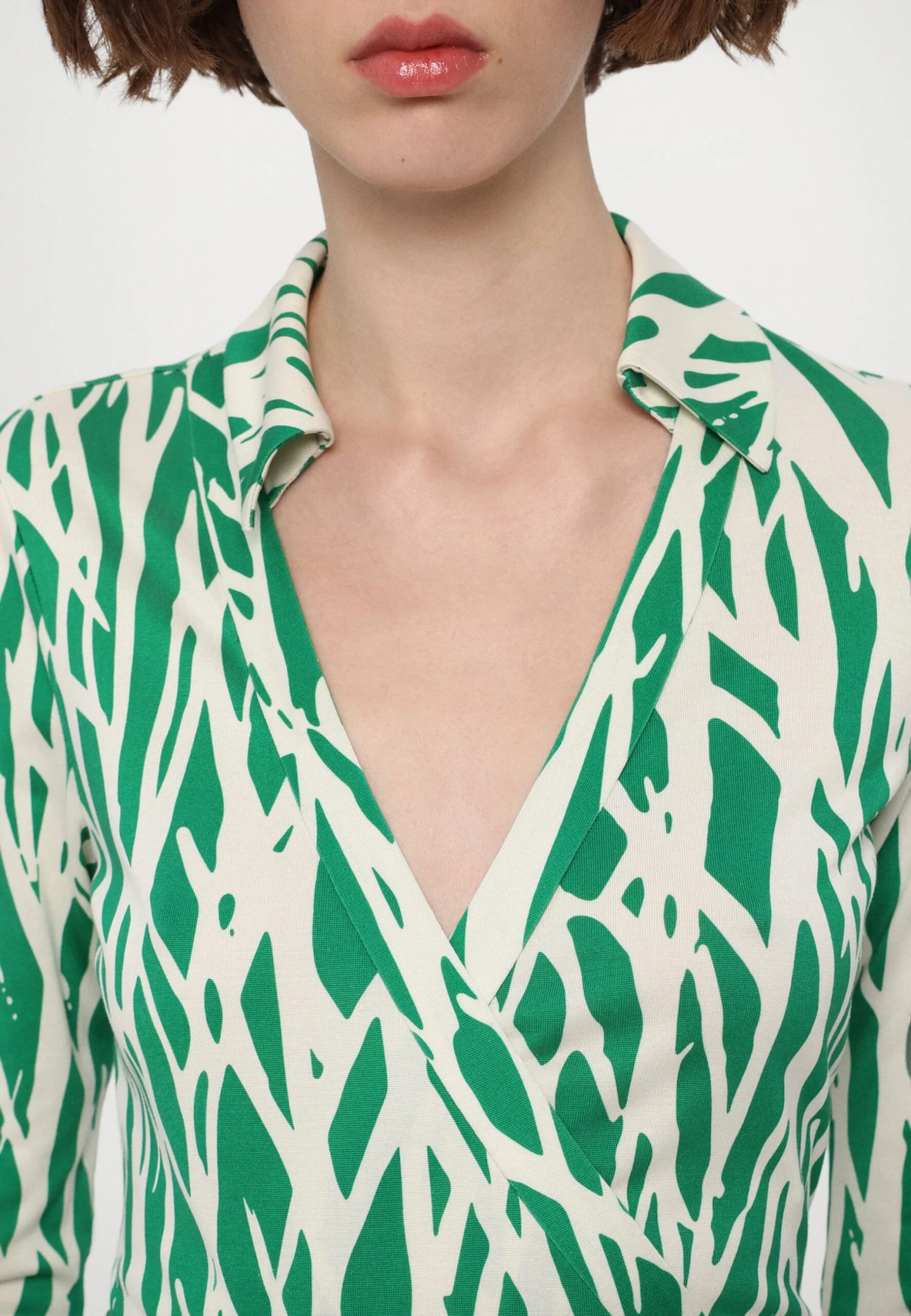 DIANE VON FURSTENBERG ABIGAIL WRAP DRESS - Day Dress - Green 7 DIANE VON FURSTENBERG ABIGAIL WRAP DRESS - Day Dress - Green - Image 7