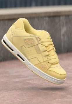 Globe SABRE - Trainers - Butter/cream