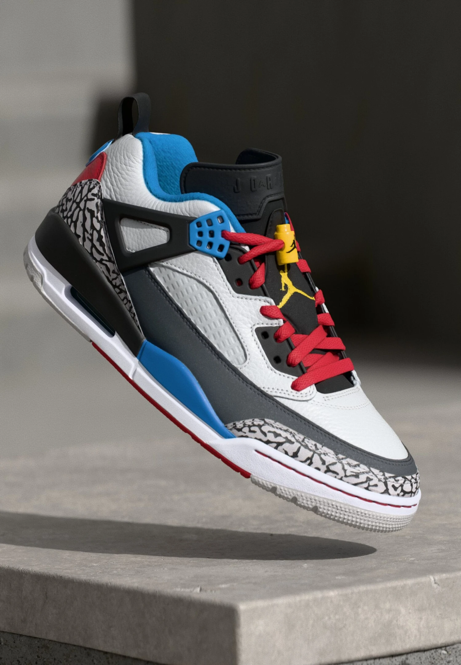 Jordan SPIZIKE SE - Trainers - Neutral Grey/varsity Maize/surf Blue/dark Shadow/varsity Red/black 1 Jordan SPIZIKE SE - Trainers - Neutral Grey/varsity Maize/surf Blue/dark Shadow/varsity Red/black
