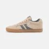 Globe Encore- Skate Shoes - Sesame/Charcoal