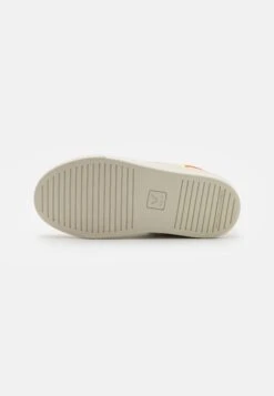 Veja Small V 10 Unisex - Trainers - Multi-Coloured/Sun -Modern Classic Shoes Store 14174c01890140fa895003f50ab1baaf