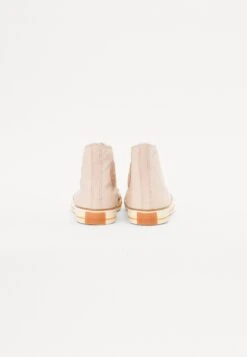 Converse CHUCK TAYLOR ALL STAR UNISEX - High-top Trainers - Beige 8 Converse CHUCK TAYLOR ALL STAR UNISEX - High-top Trainers - Beige -Modern Classic Shoes Store 1514d7b6f58d4ad282e4e2004f5b97a3