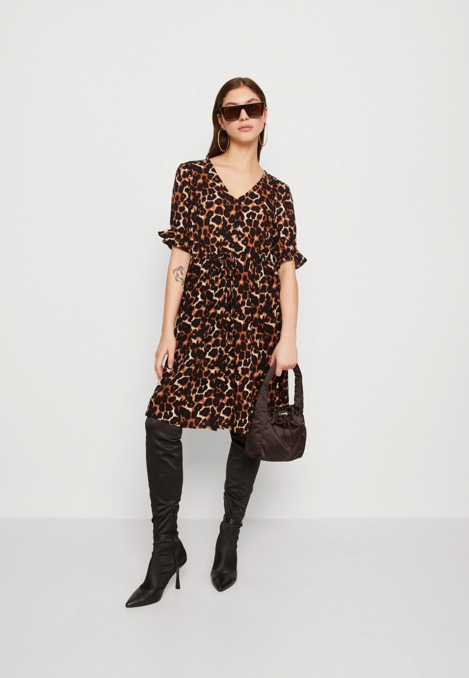 Pieces Pccarla Dress - Shirt Dress - Silver Mink 2 Pieces Pccarla Dress - Shirt Dress - Silver Mink - Image 2