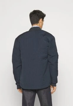 Lyle & Scott Quilted Liner Jacket - Light Jacket - Dark Navy -Modern Classic Shoes Store 18d11dbdf8ab4a63a78ac7a8f733ae08