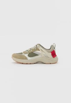 Hugo Trainers - Open Green