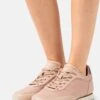 Woden Nellie- Trainers - Rosa