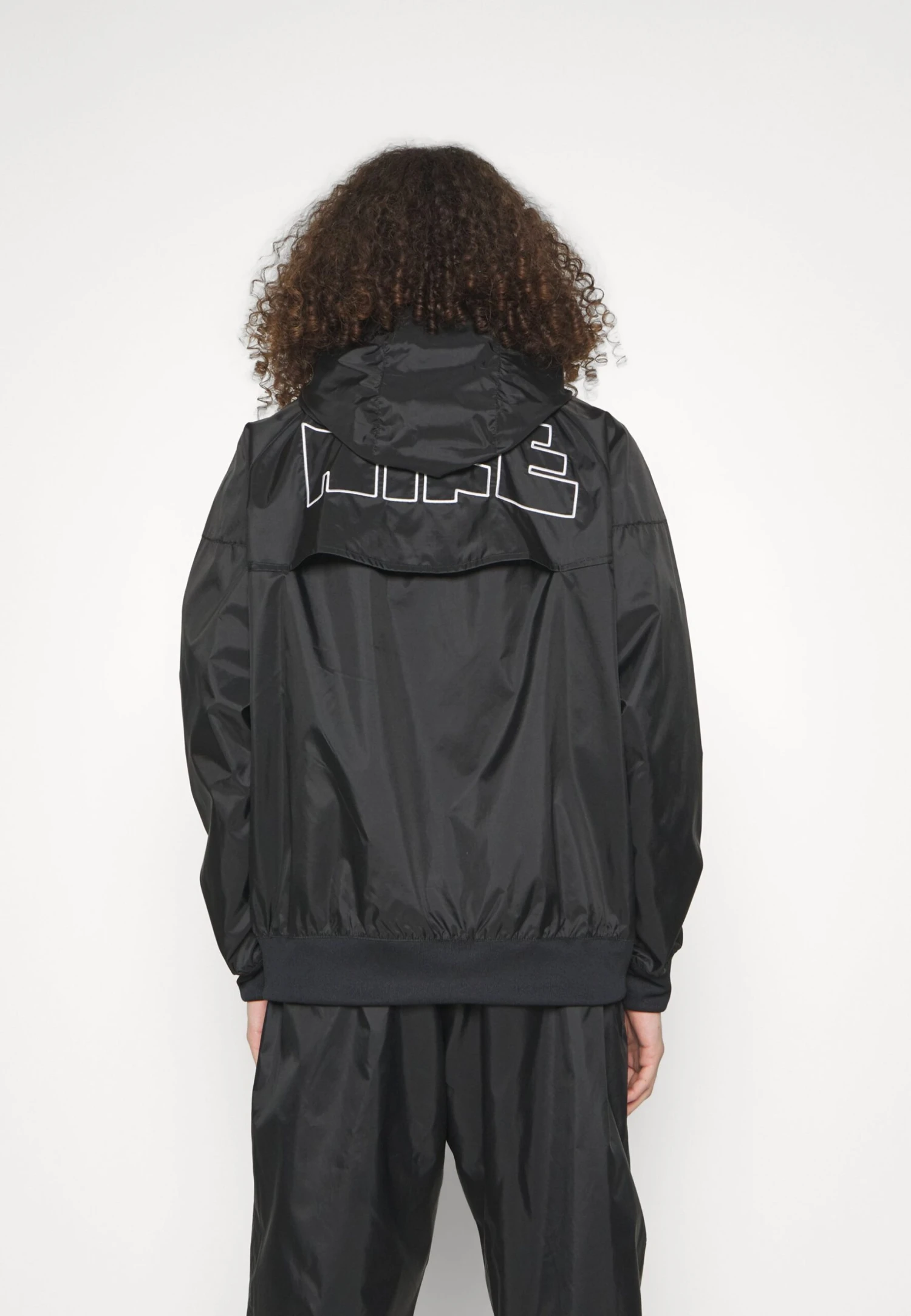 Nike Sportswear Lnd Gx Hd - Light Jacket - Black/White 4 Nike Sportswear Lnd Gx Hd - Light Jacket - Black/White - Image 4