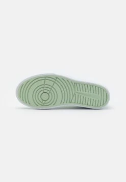 Wmns Jordan Series Es - Trainers - Pistachio Frost/White 10 Wmns Jordan Series Es - Trainers - Pistachio Frost/White -Modern Classic Shoes Store 1dc02d7546e0424cab16303aadc0dc08