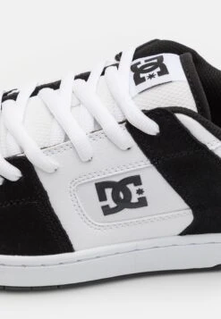 DC SHOES Manteca 4 - Trainers - White/Black 11 DC SHOES Manteca 4 - Trainers - White/Black -Modern Classic Shoes Store 1f16ce6531f5403a91cfc11dd0b18e2b