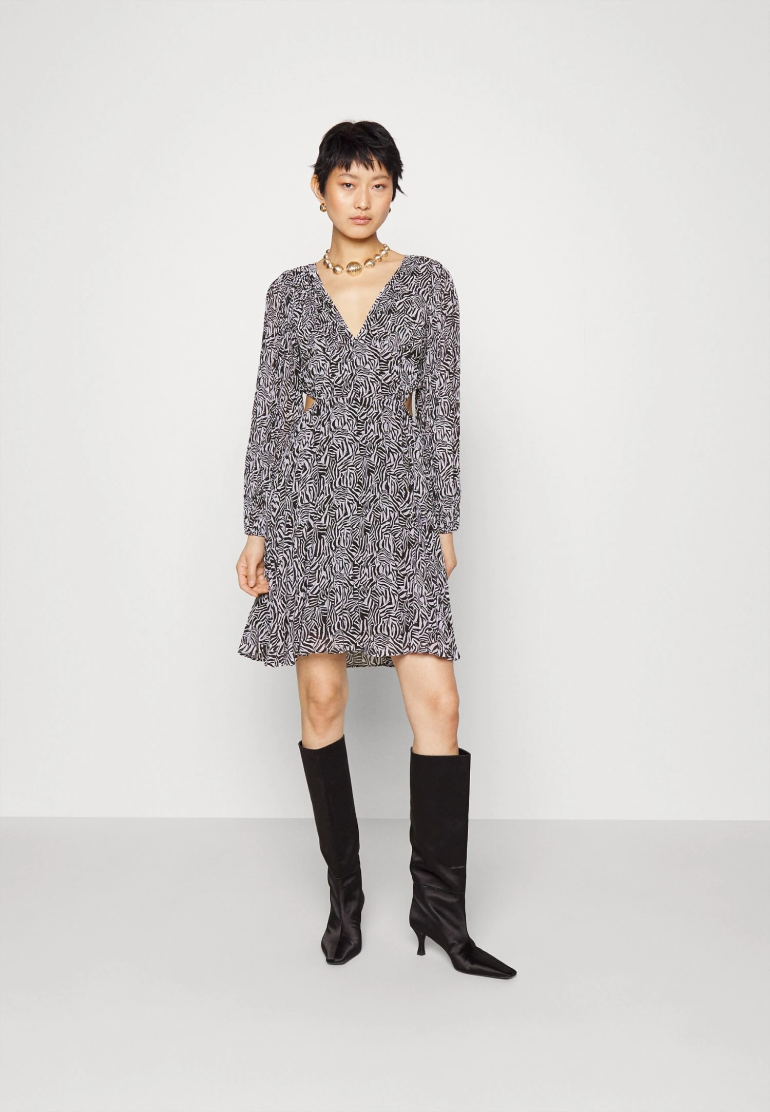 MICHAEL Michael Kors Faceted Zebra Cutout - Day Dress - Black/White 2 MICHAEL Michael Kors Faceted Zebra Cutout - Day Dress - Black/White - Image 2