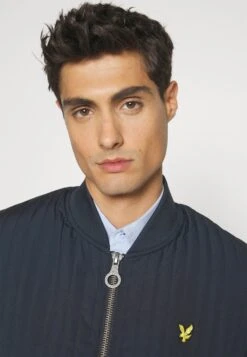 Lyle & Scott Quilted Liner Jacket - Light Jacket - Dark Navy -Modern Classic Shoes Store 23befebf9cea4471be3d30267574250c