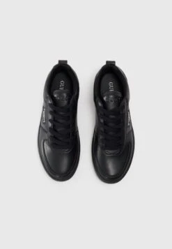 Guess VENKO - Trainers - Black -Modern Classic Shoes Store 24dad8dac03c45849c2b16aaccf39fe9