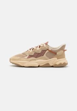 Adidas Originals Ozweego Unisex - Trainers - Magic Beige/Clay Strata/Sand Strata
