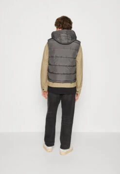 Alpha Industries Hooded Puffer Vest - Waistcoat - Grey Black 8 Alpha Industries Hooded Puffer Vest - Waistcoat - Grey Black -Modern Classic Shoes Store 2780537b41ce4d08b0d08a3762e667cd