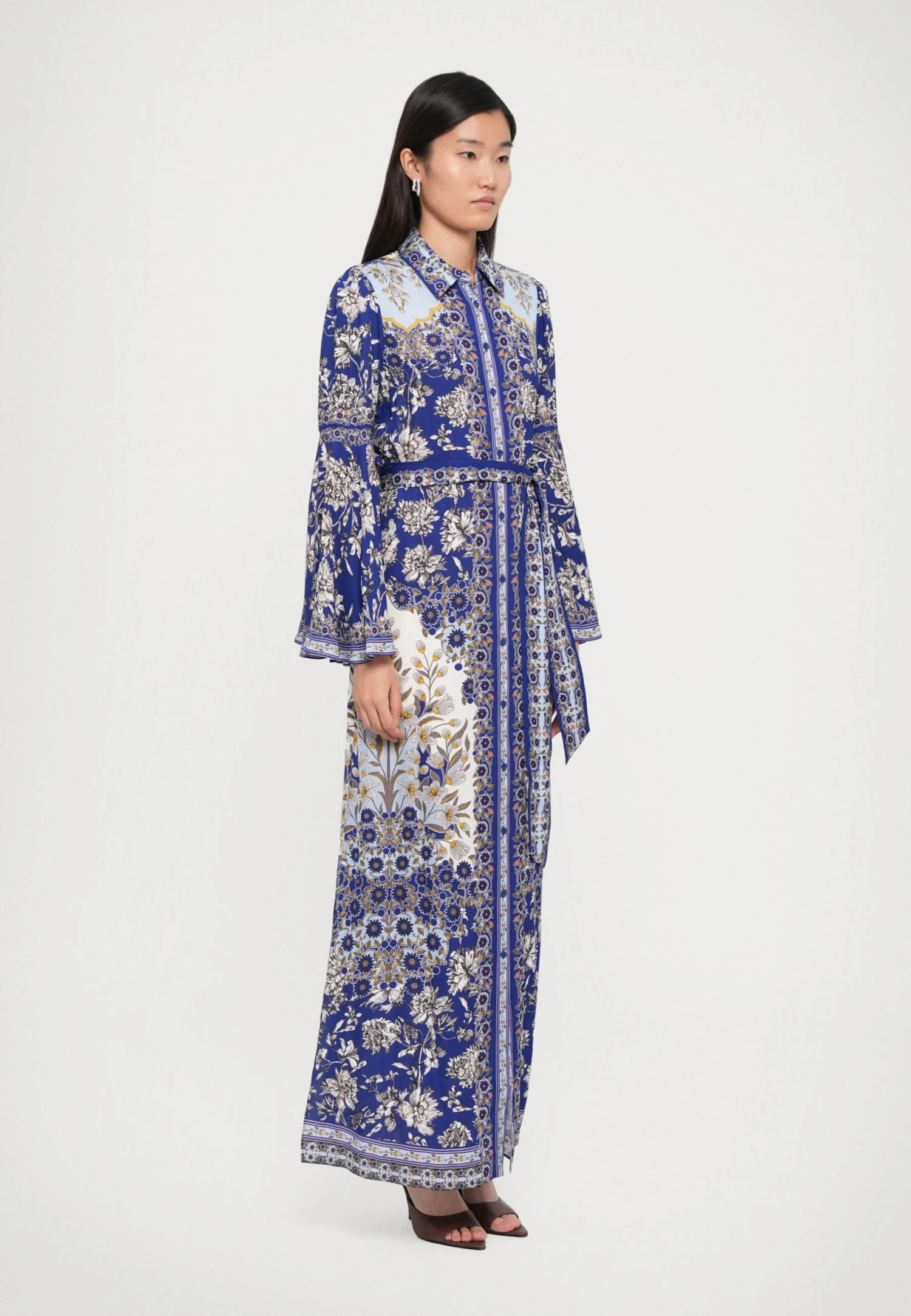 Alice + Olivia CHASSIDY BELL SHIRT DRESS - Shirt Dress - Forevermore 4 Alice + Olivia CHASSIDY BELL SHIRT DRESS - Shirt Dress - Forevermore - Image 4