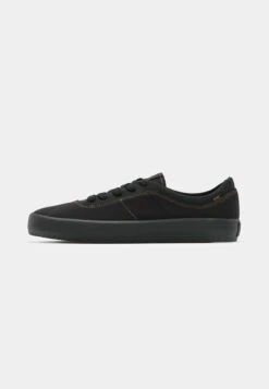 Globe MELBEK - Trainers - Black/white -Modern Classic Shoes Store 292fb8a1f8f543469461c85e5bd99a2f