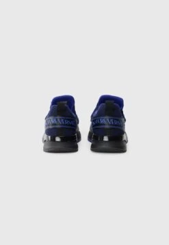 Versace Jeans Couture FONDO DYNAMIC - Trainers - Navy -Modern Classic Shoes Store 2ac79f3eac4b496da9a8db848794de0e