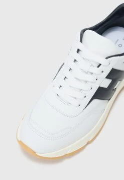 Hogan HYPERLIGHT - Trainers - White -Modern Classic Shoes Store 2b319a489bbc451fa90bff602abf4272