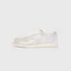 Lacoste CLUB LOW - Trainers - White/silver-coloured