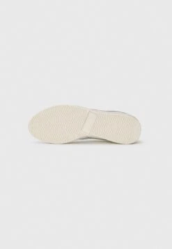 Diadora GAME WAXED UNISEX - Trainers - White -Modern Classic Shoes Store 2e1bf0d39259441c9424f919a5647590