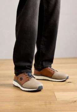 Bugatti SONIC - Trainers - Black/cognac -Modern Classic Shoes Store 2efe378084134858b2d7c33ce1edd5dd