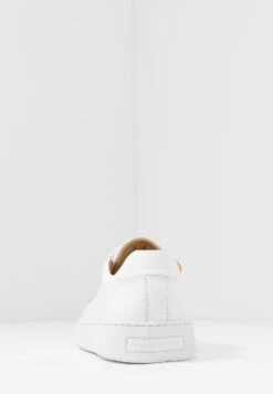 Tiger Of Sweden SALAS - Trainers - White 10 Tiger Of Sweden SALAS - Trainers - White -Modern Classic Shoes Store 30ca6d28da38418386ce79f178820a33