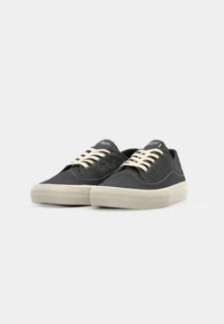 Globe GILLETTE - Trainers - Black -Modern Classic Shoes Store 342798cfb52d46df94b8bdd646b7053d