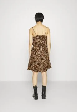 Pieces Petite Pcnya Slip Button Dress - Day Dress -Modern Classic Shoes Store 3917ab414ec14f3695bf8fb5e4dcedf8