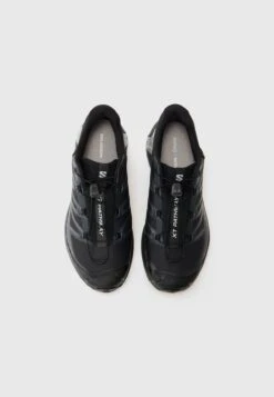 XT PATHWAY GTX UNISEX - Trainers - Black/silver-coloured -Modern Classic Shoes Store 3efeb556e9434e669a273220f1c524cd