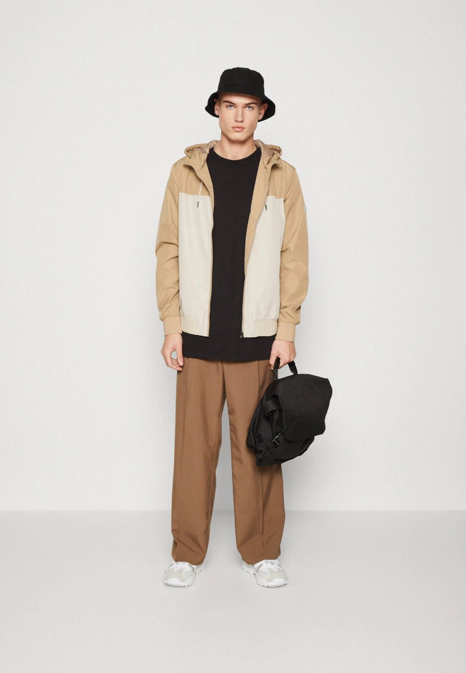 Only & Sons Onsgavin Life Hood Jacket- Windbreaker - Chinchilla 2 Only & Sons Onsgavin Life Hood Jacket- Windbreaker - Chinchilla - Image 2