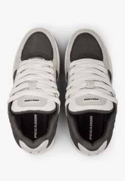 Pegador VENICE SKATE LOW UNISEX - Trainers - Cream/dust Brown -Modern Classic Shoes Store 43dd21a398404ab8b7c0c0ecd816dcd3