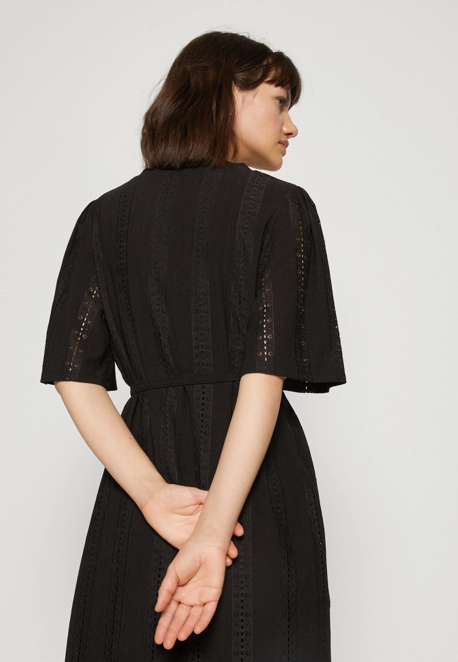 Vila Viagatha V-Neck 2/4 Knee Dress - Day Dress - Black 4 Vila Viagatha V-Neck 2/4 Knee Dress - Day Dress - Black - Image 4