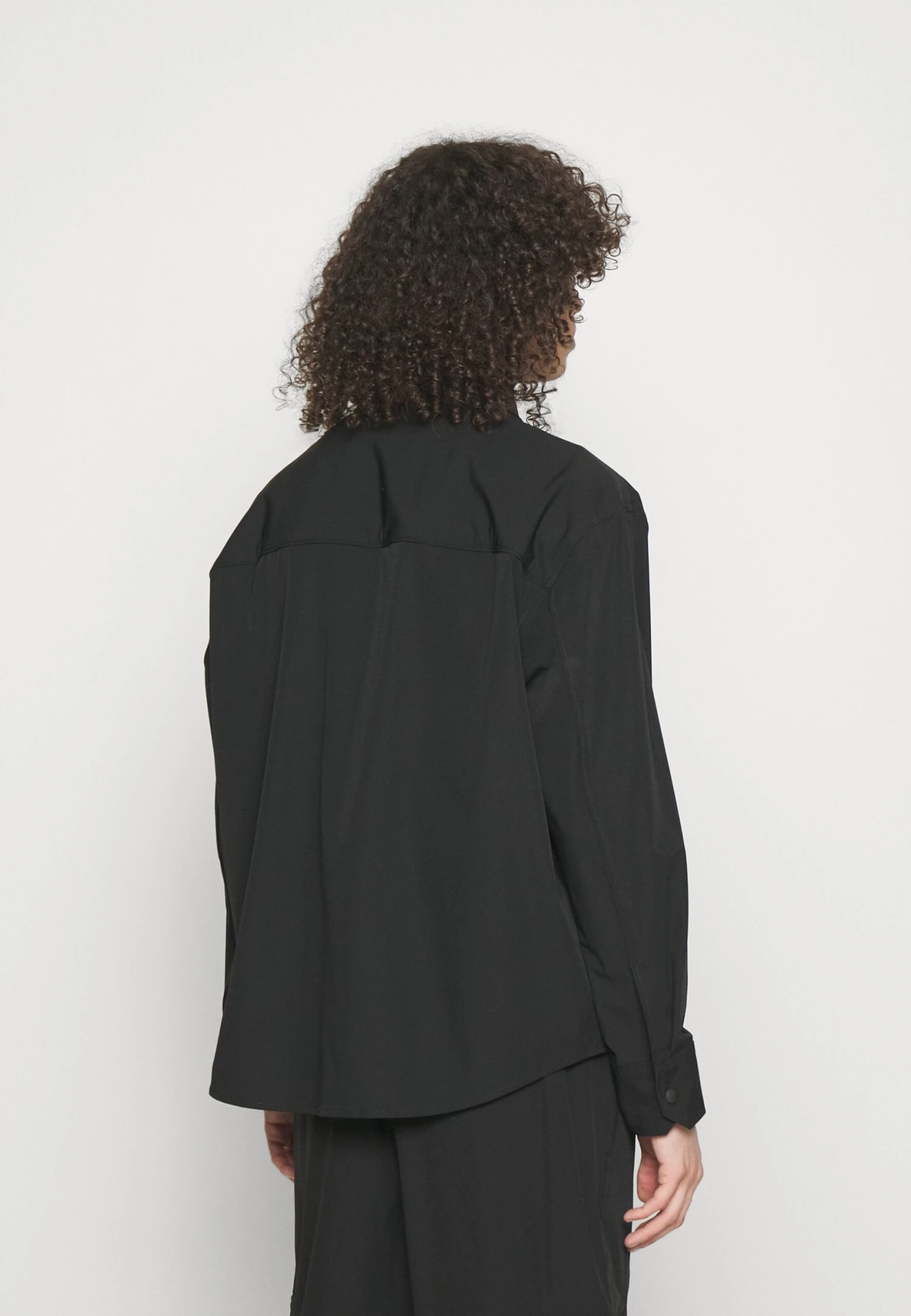 Calvin Klein Jeans Premium Essentials Zip Overshirt - Light Jacket - Black 3 Calvin Klein Jeans Premium Essentials Zip Overshirt - Light Jacket - Black - Image 3