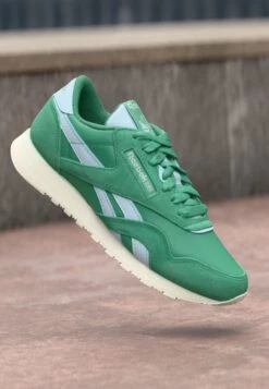 Reebok Classic Trainers - Moon/chalk -Modern Classic Shoes Store 48e0f269ea13413789a0d49d92264305