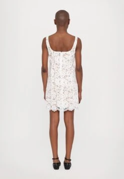 MICHAEL Michael Kors SQUARE MINI DRESS - Cocktail Dress / Party Dress - White 9 MICHAEL Michael Kors SQUARE MINI DRESS - Cocktail Dress / Party Dress - White -Modern Classic Shoes Store 4a06b52d2e5c487a9995b7e909d8d439