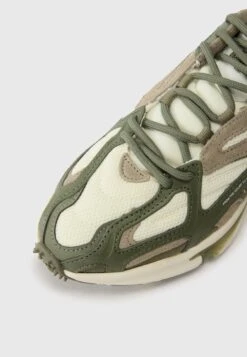 Lacoste Trainers - Khaki/green -Modern Classic Shoes Store 4b2584f6390f4cc9800a80c5c0d54ea1