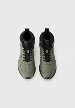 Emporio Armani DUSTY - High-top Trainers - Olive/black 9 Emporio Armani DUSTY - High-top Trainers - Olive/black -Modern Classic Shoes Store 4bde11de4e0540079a28eab5e9d4bded
