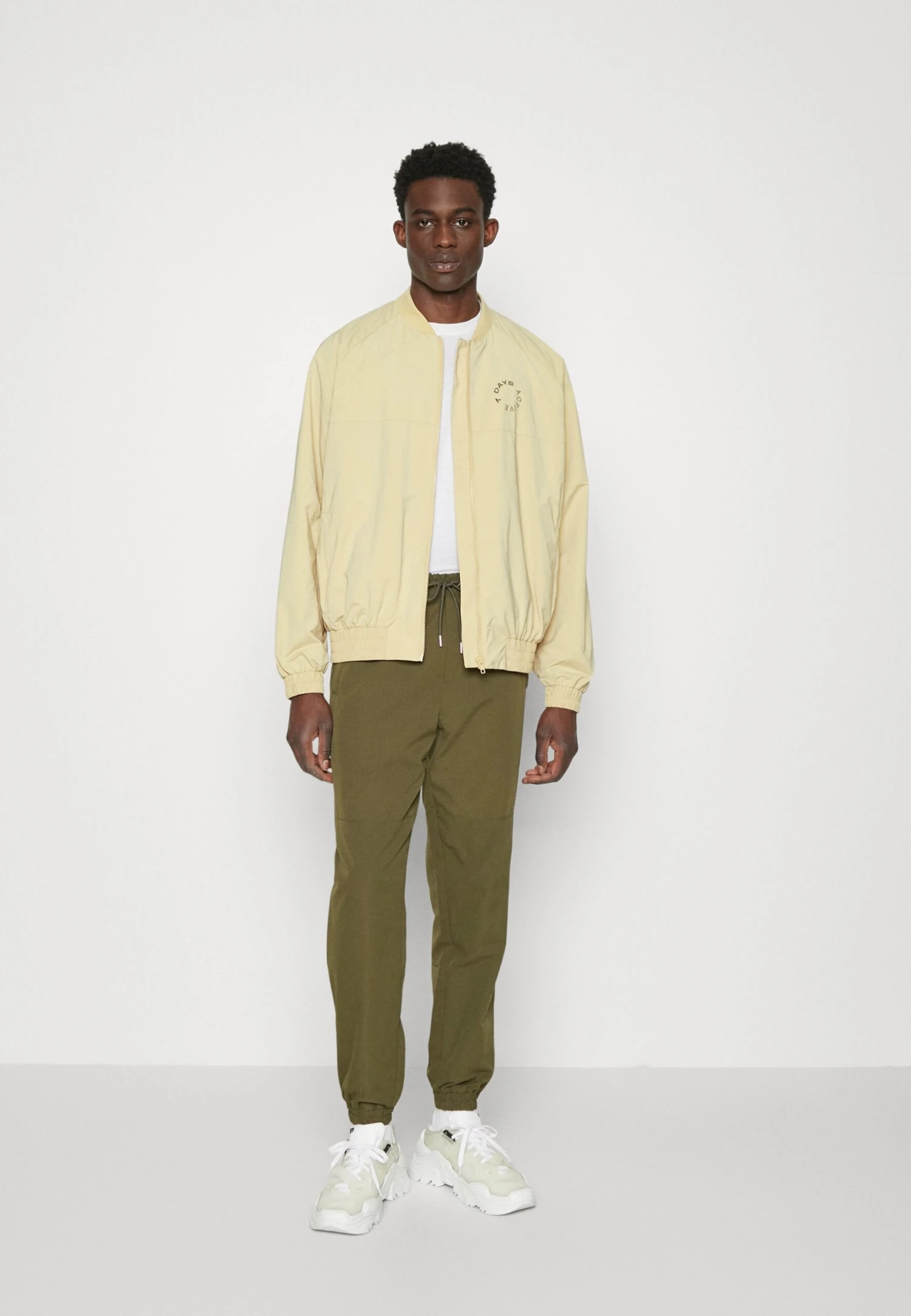 7 Days Active Warm Up Jacket - Bomber Jacket - Mojave Desert 2 7 Days Active Warm Up Jacket - Bomber Jacket - Mojave Desert - Image 2