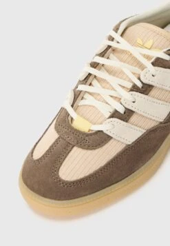 Adidas Originals HANDBALL SPEZIAL ST UNISEX - Trainers - Cargo Brown/off White/magic Beige -Modern Classic Shoes Store 512b4f645fbc4a9ea953a7107bfd29a5