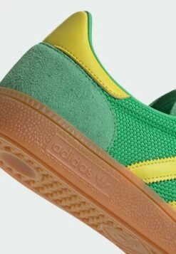 Adidas Originals HANDBALL SPEZIAL - Trainers - Energy Green Pure Sulfur Gum -Modern Classic Shoes Store 51d14c1d6a0e47a59bac859fad71870b