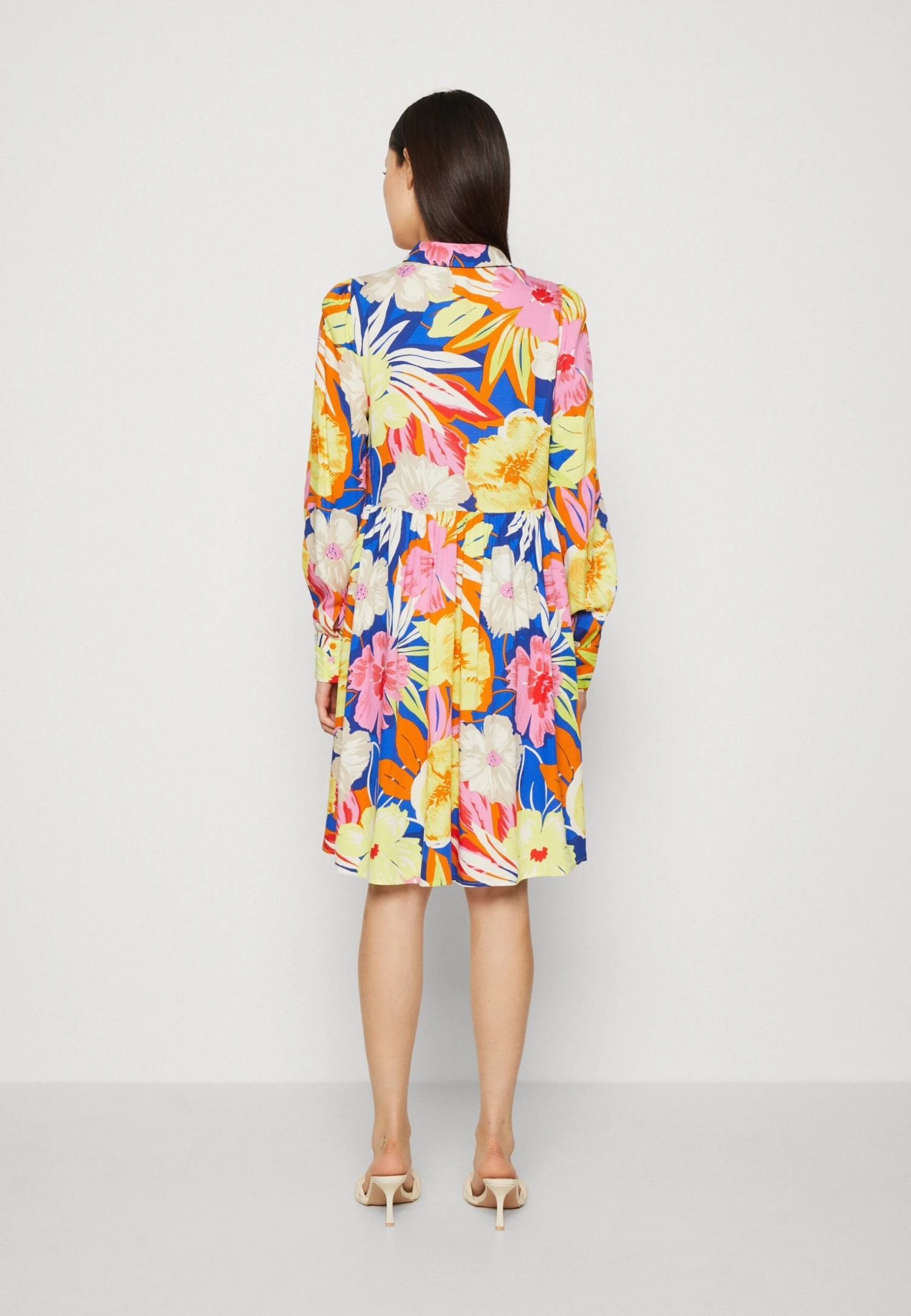 Yassimuna Short Dress - Shirt Dress 3 Yassimuna Short Dress - Shirt Dress - Image 3