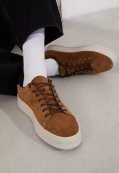 Vagabond John - Trainers - Cognac 12 Vagabond John - Trainers - Cognac -Modern Classic Shoes Store 53266f24728a4f72a79507f95b5f2f72