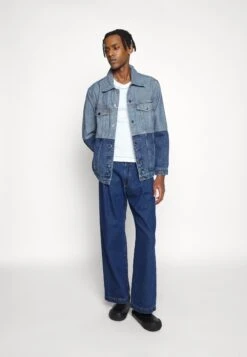 Washed Trucker - Denim Jacket - Blue 12 Washed Trucker - Denim Jacket - Blue -Modern Classic Shoes Store 55150ad764924930942b42c81763b53f