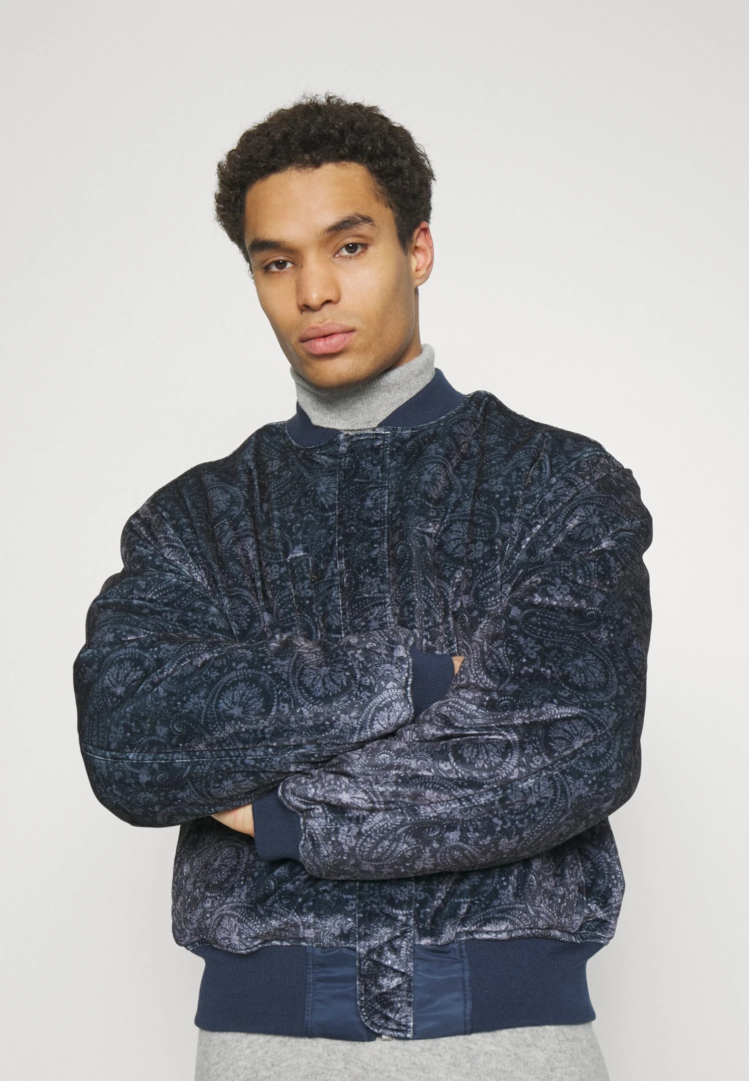 Holzweiler Jacket - Bomber Jacket - Navy 4 Holzweiler Jacket - Bomber Jacket - Navy - Image 4