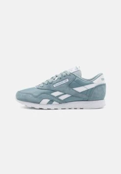 Reebok Classic Trainers - Moon/chalk -Modern Classic Shoes Store 57a6a23939894ab98fa25821b6085d59